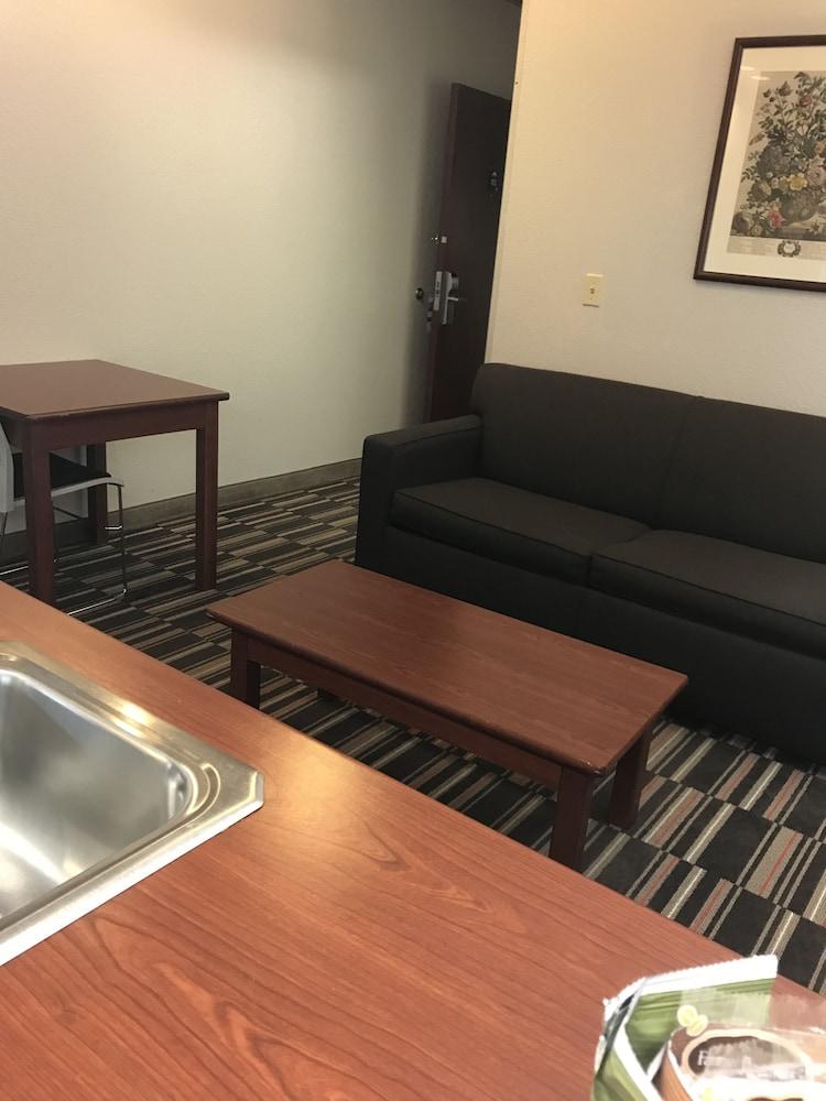 厄本代尔麦克罗特客栈&套房酒店 Urbandale 外观 照片